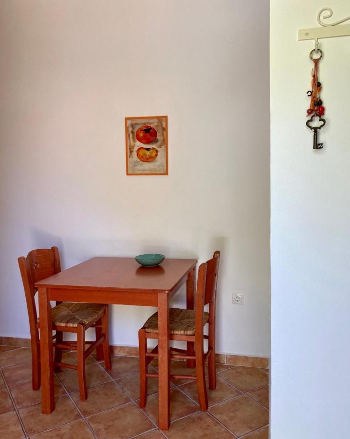 Syrou Lotos Studios & Apartments (Adults Only) Кинион Номер фото