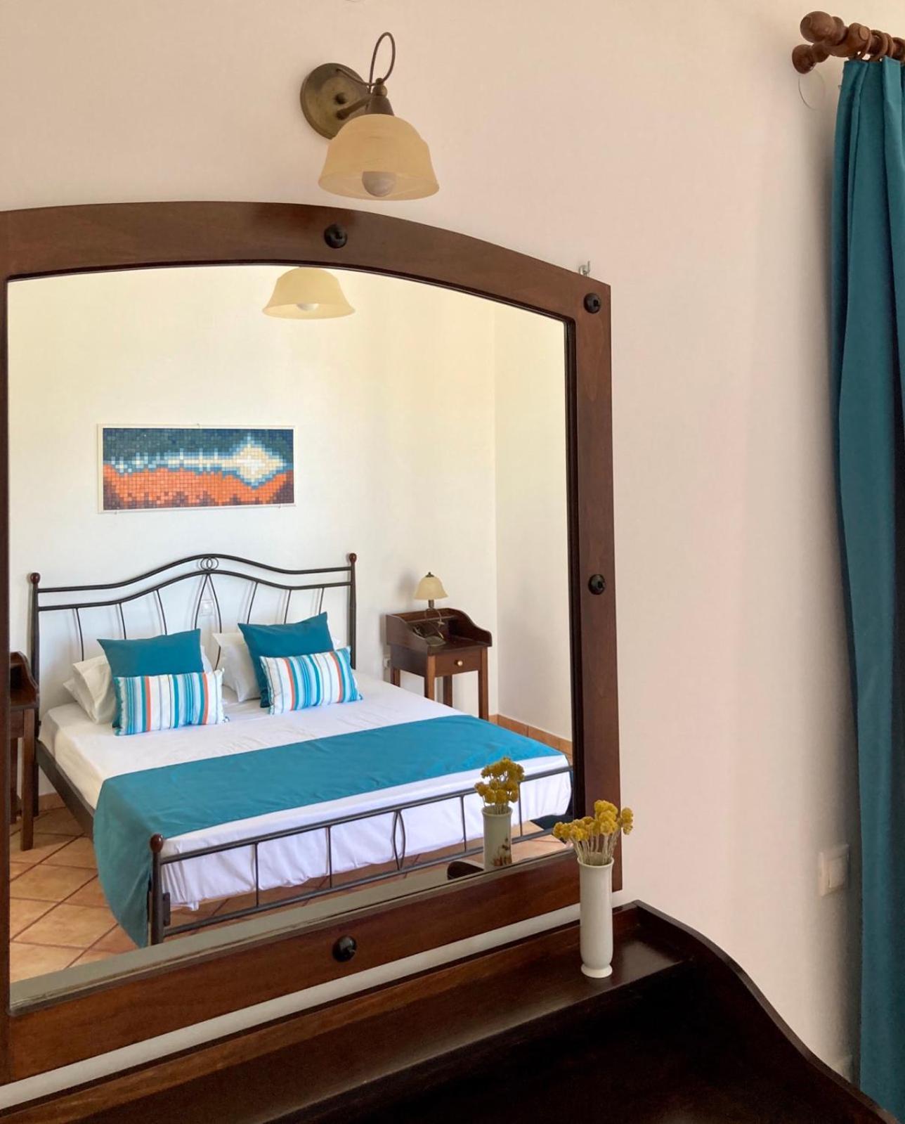 Syrou Lotos Studios & Apartments (Adults Only) Кинион Номер фото